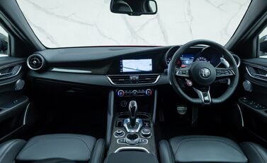 Alfa Romeo Giulia QUADRIFOGLIO 21