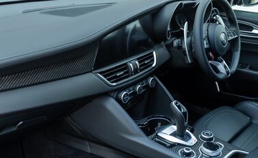 Alfa Romeo Giulia QUADRIFOGLIO 20