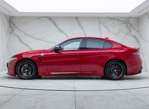 Alfa Romeo Giulia QUADRIFOGLIO 5