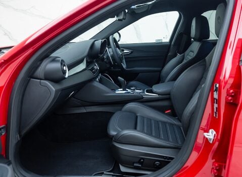 Alfa Romeo Giulia QUADRIFOGLIO 19