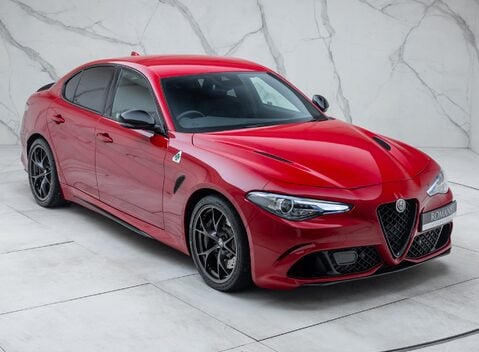 Alfa Romeo Giulia QUADRIFOGLIO 11