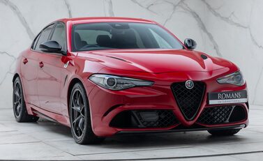 Alfa Romeo Giulia QUADRIFOGLIO 9