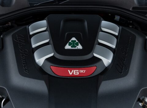 Alfa Romeo Giulia QUADRIFOGLIO 42