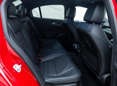 Alfa Romeo Giulia QUADRIFOGLIO 18