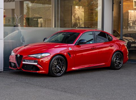 Alfa Romeo Giulia QUADRIFOGLIO 2