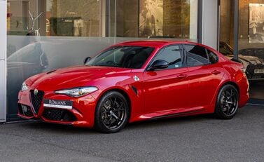Alfa Romeo Giulia QUADRIFOGLIO 2