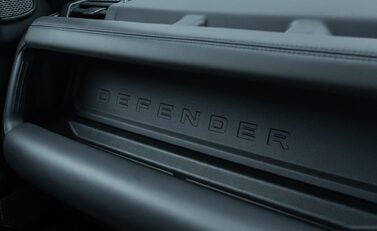 Land Rover Defender 110 V8 CARPATHIAN EDITION Urban 24