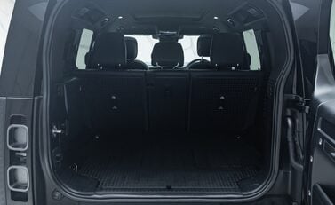 Land Rover Defender 110 V8 CARPATHIAN EDITION Urban 46