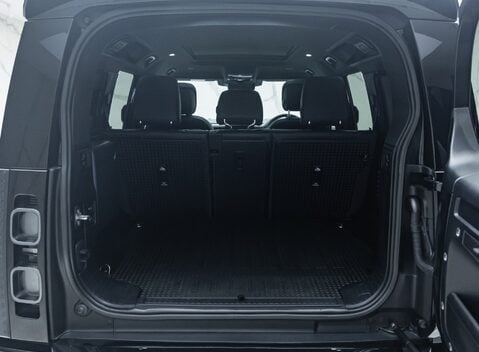 Land Rover Defender 110 V8 CARPATHIAN EDITION Urban 46