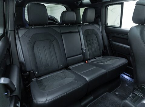 Land Rover Defender 110 V8 CARPATHIAN EDITION Urban 17