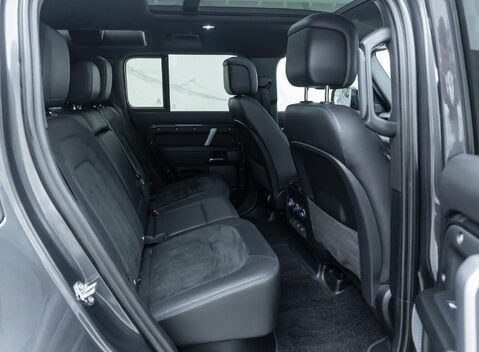 Land Rover Defender 110 V8 CARPATHIAN EDITION Urban 18