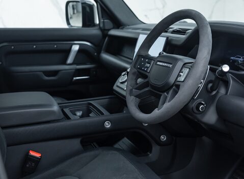 Land Rover Defender 110 V8 CARPATHIAN EDITION Urban 13