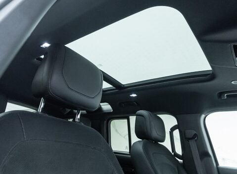 Land Rover Defender 110 V8 CARPATHIAN EDITION Urban 16