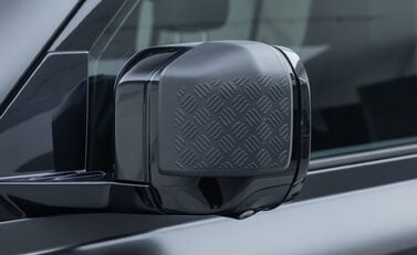 Land Rover Defender 110 V8 CARPATHIAN EDITION Urban 36