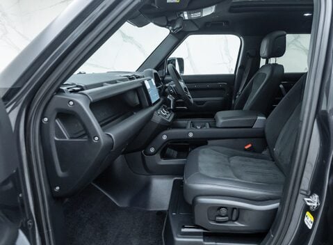 Land Rover Defender 110 V8 CARPATHIAN EDITION Urban 19