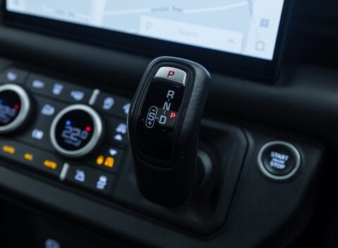 Land Rover Defender 110 V8 CARPATHIAN EDITION Urban 26