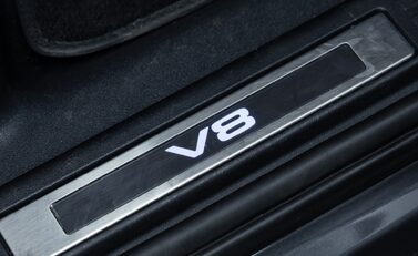 Land Rover Defender 110 V8 CARPATHIAN EDITION Urban 28