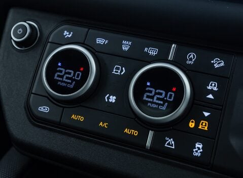 Land Rover Defender 110 V8 CARPATHIAN EDITION Urban 25