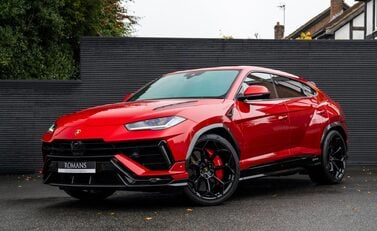 Lamborghini Urus PERFORMANTE 2