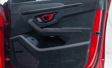 Lamborghini Urus PERFORMANTE 30