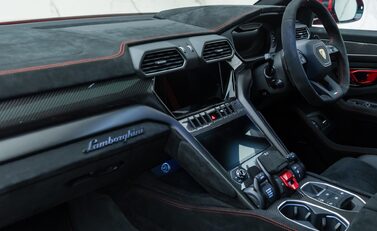 Lamborghini Urus PERFORMANTE 21