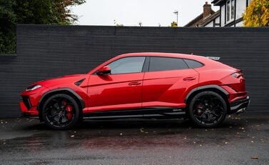 Lamborghini Urus PERFORMANTE 3