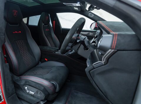 Lamborghini Urus PERFORMANTE 14