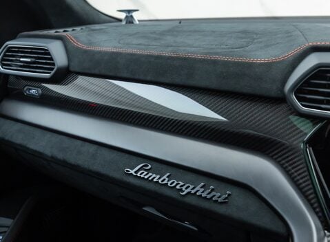 Lamborghini Urus PERFORMANTE 25