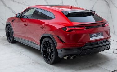Lamborghini Urus PERFORMANTE 12