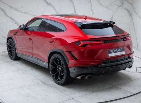 Lamborghini Urus PERFORMANTE 12