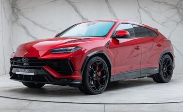 Lamborghini Urus PERFORMANTE 1