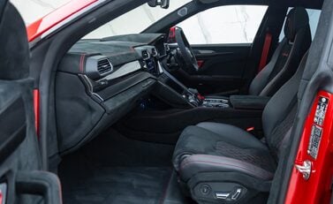 Lamborghini Urus PERFORMANTE 20