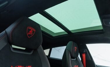 Lamborghini Urus PERFORMANTE 17