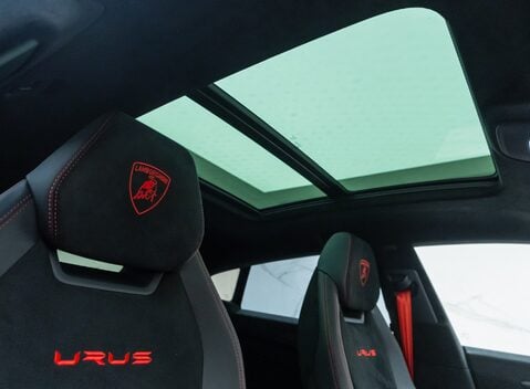 Lamborghini Urus PERFORMANTE 17