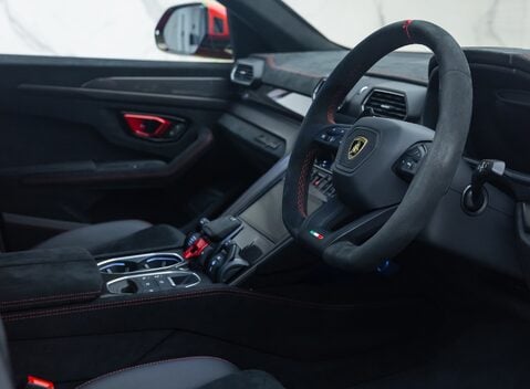 Lamborghini Urus PERFORMANTE 13