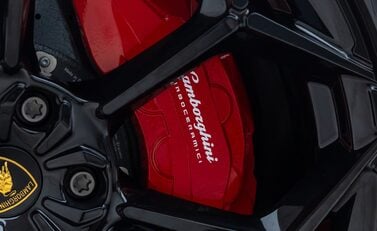 Lamborghini Urus PERFORMANTE 40