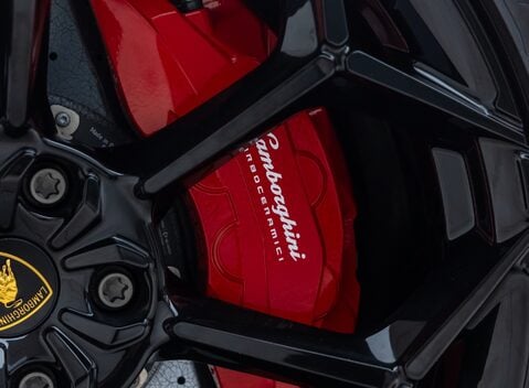 Lamborghini Urus PERFORMANTE 40