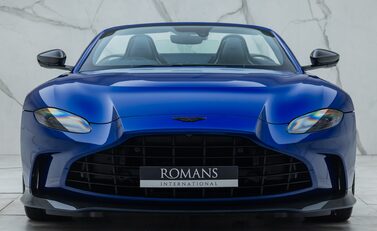 Aston Martin V12 Vantage ROADSTER 10