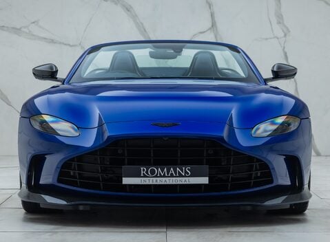 Aston Martin V12 Vantage ROADSTER 10