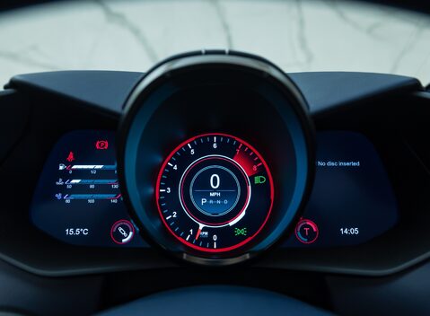 Aston Martin V12 Vantage ROADSTER 23