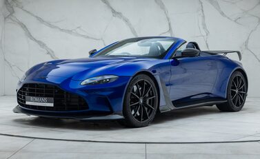 Aston Martin V12 Vantage ROADSTER 1