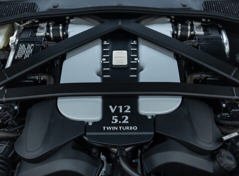 Aston Martin V12 Vantage ROADSTER 52