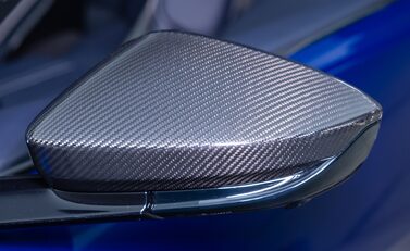 Aston Martin V12 Vantage ROADSTER 37