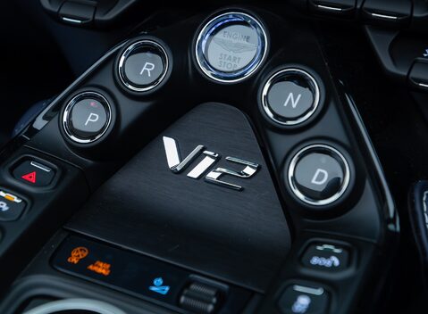 Aston Martin V12 Vantage ROADSTER 26