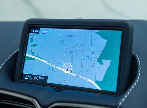 Aston Martin V12 Vantage ROADSTER 24