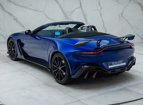 Aston Martin V12 Vantage ROADSTER 15