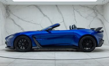 Aston Martin V12 Vantage ROADSTER 6