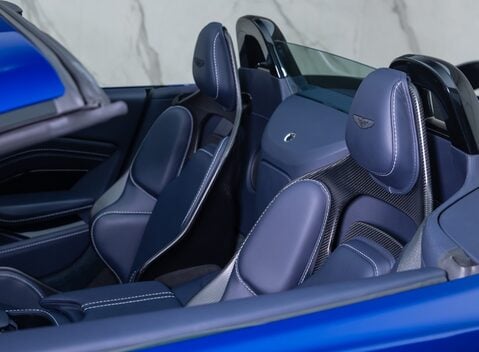 Aston Martin V12 Vantage ROADSTER 39