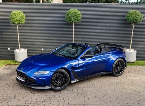 Aston Martin V12 Vantage ROADSTER 2
