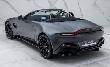 Aston Martin V8 Vantage ROADSTER 15